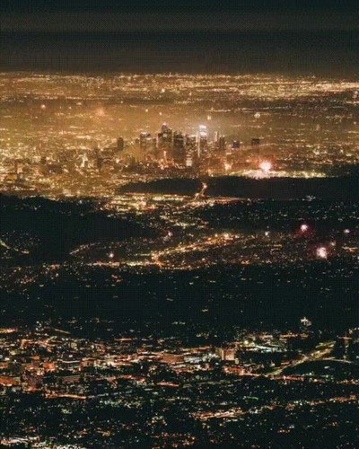 Enlace a Time lapse de fuegos artificiales sobre la ciudad de Los Angeles