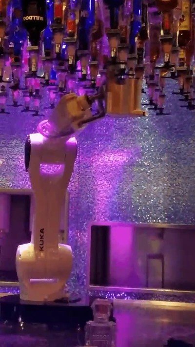 robot,casa,preparar,copa,favorita