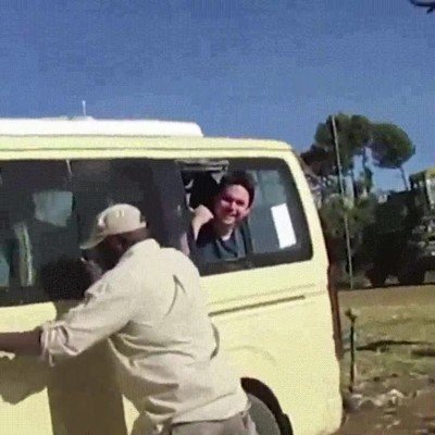 buena,idea,sacar,cabeza,puerta