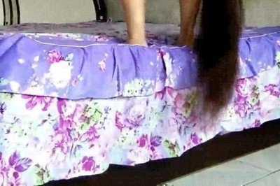 chica,pelo,largo,cama