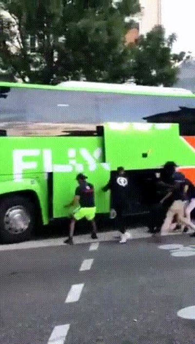 genial,robar,maletas,autocar,cara