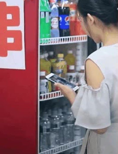 Enlace a Hay gente que está demasiado enganchada al teléfono