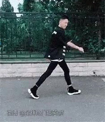 Enlace a Gente que ha aprendido a andar como si sus piernas fuesen de goma 