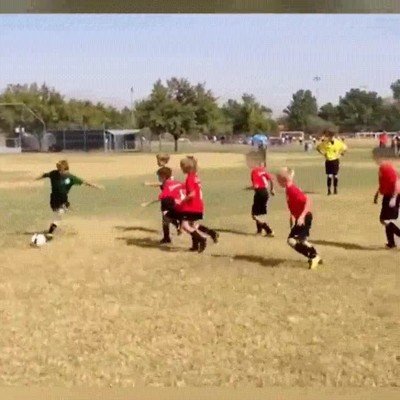 Enlace a Alguien tendría que tener una charla con este niño 