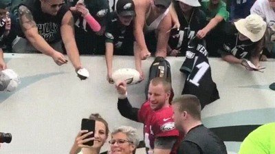 carson,wentz,fan,mu&ntilde;equera,ni&ntilde;o