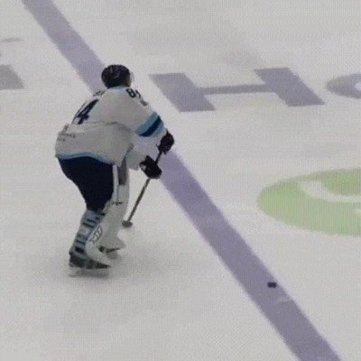 Enlace a Uno de los goles más humillantes que has visto en un campo de hockey hielo
