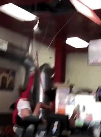 Enlace a Si lo miras al revés puedes ver a Spider-man escapando