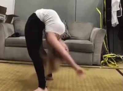 Enlace a Una chica con una flexibilidad fuera de lo normal