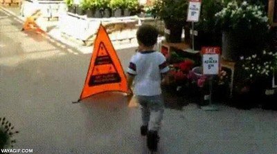 charco,ni&ntilde;o,mojado