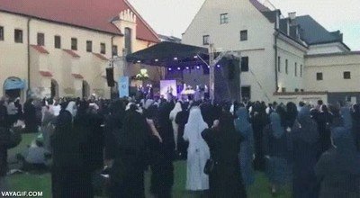 Enlace a Las monjas saben cómo ir de fiesta