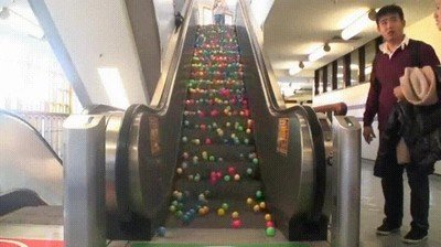 bolas,subir,escaleras