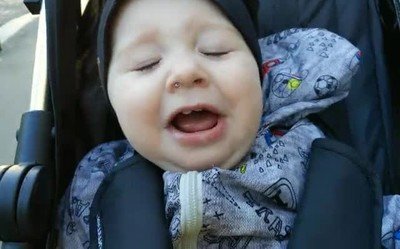 estornudar,mocos,bebe