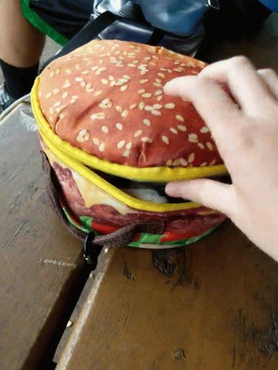gatito,restaurante,comida,basura