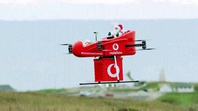 Enlace a Papá Noel se ha modernizado y ahora entrega regalos con drones