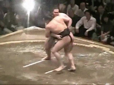 Enlace a Un movimiento de sumo para ganar en el último momento