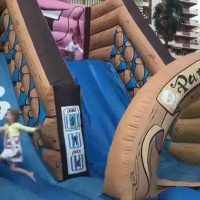 jugar,ni&ntilde;os,salto