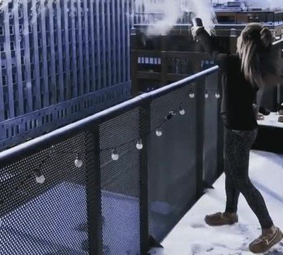 Enlace a Haciendo experimentos con agua caliente