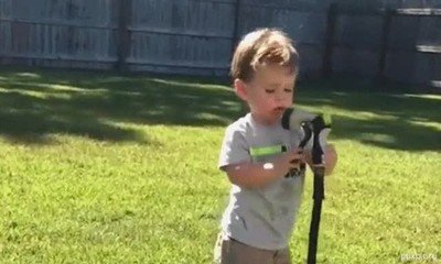 chaval,aprender,manguera