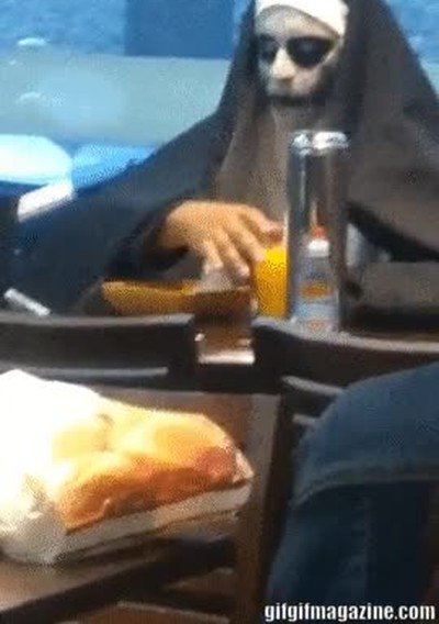 monja,problemas,pajitas