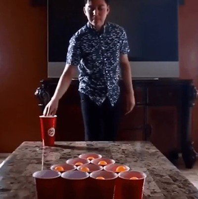 inesperado,justo  beer pong