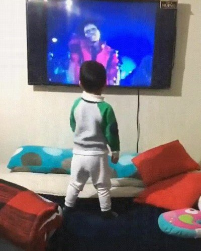 Enlace a Niños que han aprendido a bailar gracias a Michael Jackson