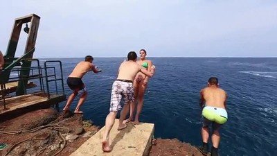 esquivar,buitres,discoteca