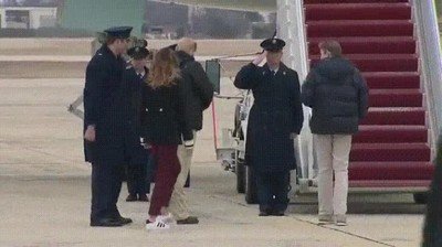 Enlace a Cuando eres el Presidente de los Estados Unidos pero te olvidad de devolver el saludo