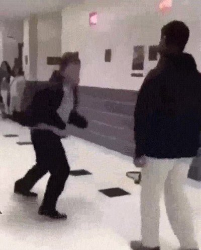 Enlace a Cuando has visto mucho anime y te crees que sabes pelear