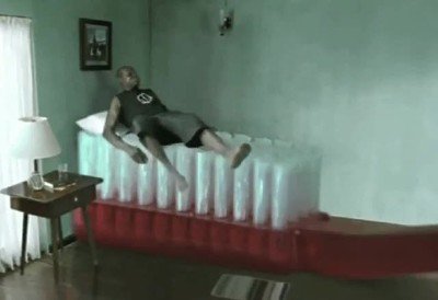 Enlace a El mejor anuncio de pasta que dientes que he visto nunca 