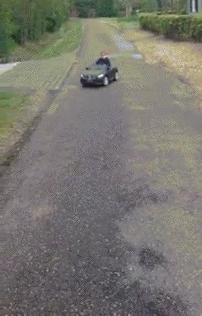 beber,coche,ni&ntilde;o