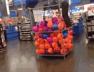 Enlace a Dos colegas liándola en el centro comercial 