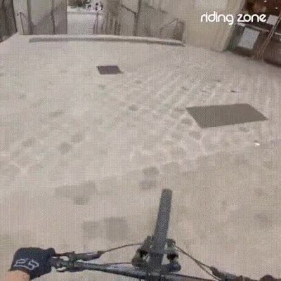 Enlace a Este ciclista logra evitar un drama en el último segundo