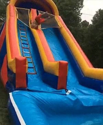 Enlace a Y sigue siendo menos peligroso que el Tobogán de Estepona 