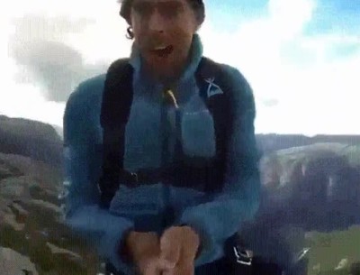 Enlace a Un salto base desde una catapulta. De locos