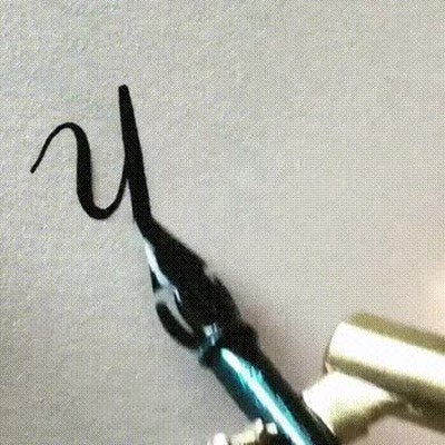 Enlace a La forma en la que se escriben estas letras es hipnótica