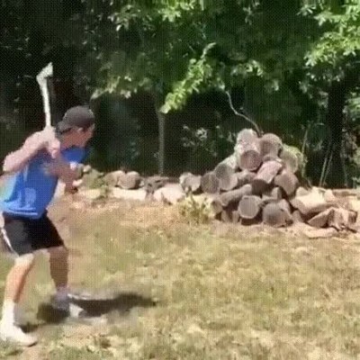 Enlace a Seguro que no volverá a grabarse lanzando hachas 