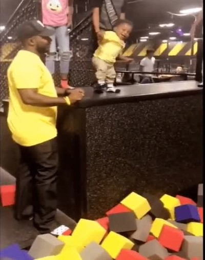 Enlace a Hasta el infinito y más allá 