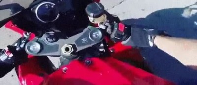 motorista,cabreo,ventana