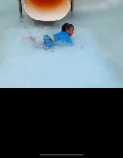 Enlace a La persona que diseñó este tobogán odia a los niños