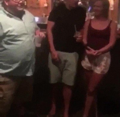 Enlace a Este señor es la definición perfecta de un muro humano