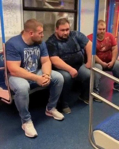 Enlace a ¿Te habías dado cuenta de que habían cinco personas? 