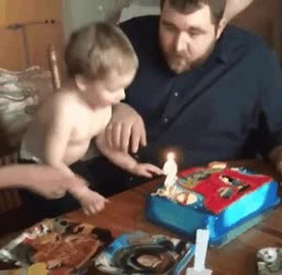 Enlace a Porque lo de soplar las velas del pastel ya está demasiado visto 