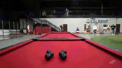 Enlace a Este truco con tres mesas de billar es sencillamente de locos