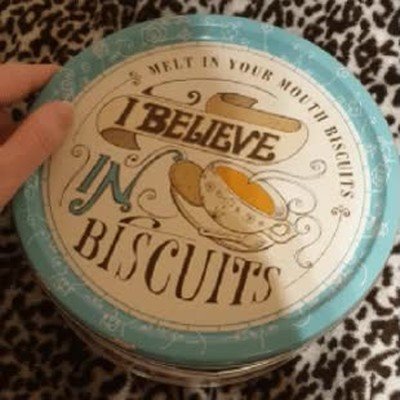 Enlace a ¿Por qué todos guardamos los hilos de coser en estas cajas?