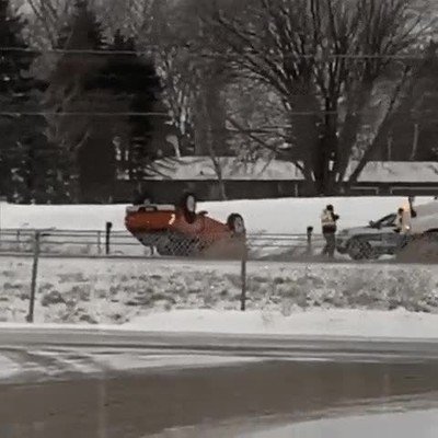 Enlace a El primer accidente de coche con subtítulos 