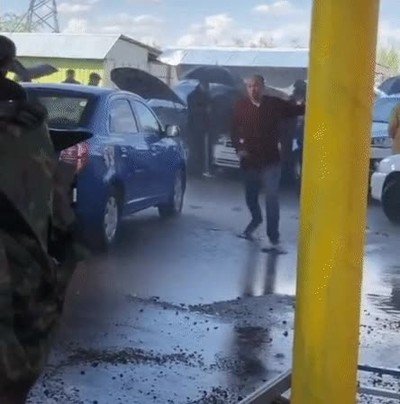 Enlace a Después de ver esto no volveré a pisar un charco en la vida 