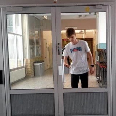 Enlace a Sigo pensando que era más cómodo empujar la puerta