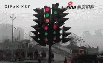 Enlace a Con estas señales de tráfico normal que haya accidentes