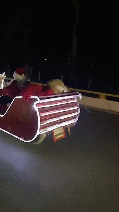 Enlace a Han visto a Santa a toda velocidad intentan llegar a tiempo para entregar los regalos
