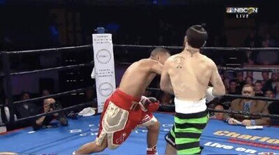 Enlace a Un golpe que lo ha mandado a la lona en cuestión de segundos 